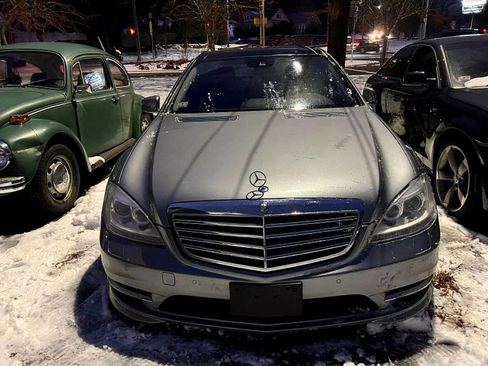 Used 2013 Mercedes-Benz S 550 4MATIC image 2