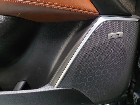 Used 2019 Cadillac Escalade Premium Luxury image 19