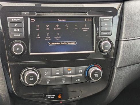 Used 2018 Nissan Rogue S image 18