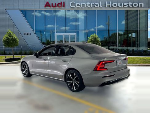 Used 2024 Volvo S60 B5 Plus image 3