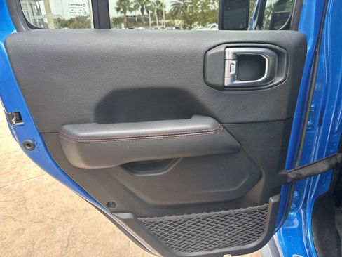 Used 2022 Jeep Wrangler Unlimited Rubicon w/ Xtreme Recon 35" Tire Package image 10