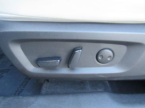 Used 2025 Mitsubishi Outlander SE image 15