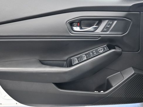 Used 2023 Honda Accord Touring image 10