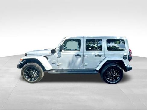 Used 2024 Jeep Wrangler Unlimited Sahara w/ Safety Group AWD/4WD image 3