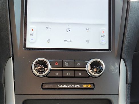 Used 2022 Ford Edge SE w/ Black Appearance Package image 23