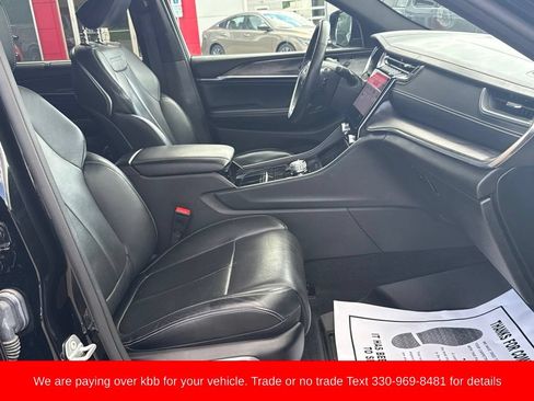 Used 2022 Jeep Grand Cherokee L Overland w/ Luxury Tech Group IV AWD/4WD image 32