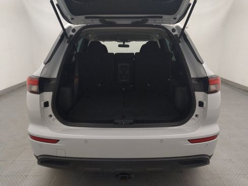 Used 2023 Mitsubishi Outlander ES FWD image 29