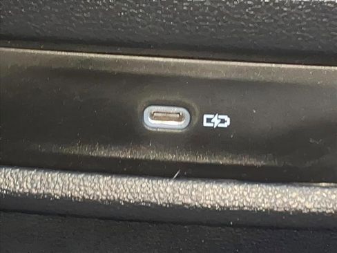 Certified 2024 Volkswagen Taos SE image 11