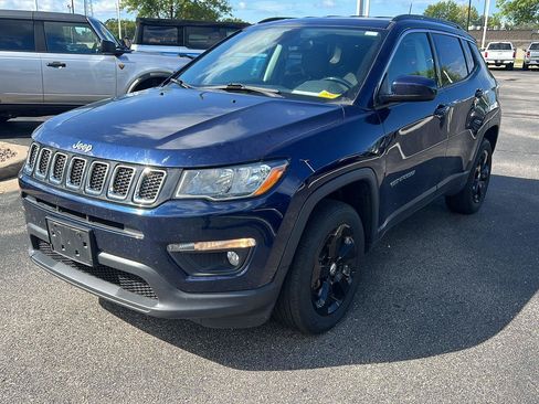 Used 2020 Jeep Compass Latitude w/ Cold Weather Group AWD/4WD image 10