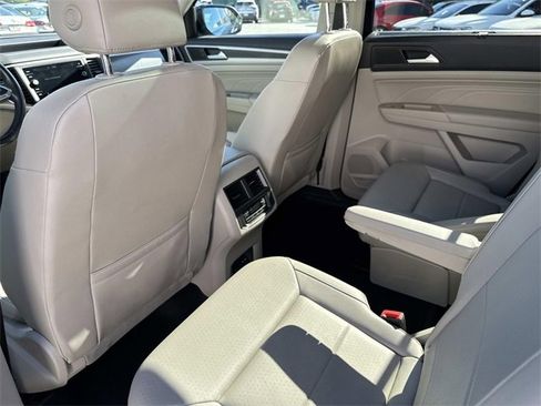 Used 2021 Volkswagen Atlas SE w/ Panoramic Sunroof Package image 15