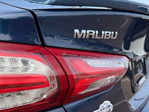Used 2022 Chevrolet Malibu LT FWD image 12