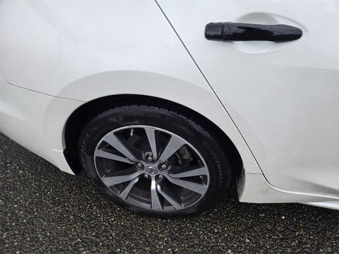 Used 2016 Nissan Maxima Platinum w/ Interior Lighting Package image 3