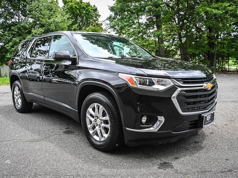 Used 2019 Chevrolet Traverse LS w/ LPO, Floor Liner Package AWD/4WD image 6