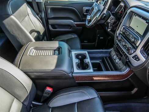 Used 2018 GMC Sierra 2500 SLT w/ Duramax Plus Package image 17