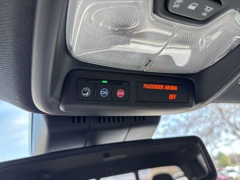 Certified 2024 Chevrolet Colorado ZR2 w/ Technology Package AWD/4WD image 29