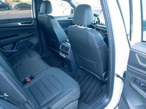 New 2026 Volkswagen Atlas Cross Sport SEL R-Line image 38