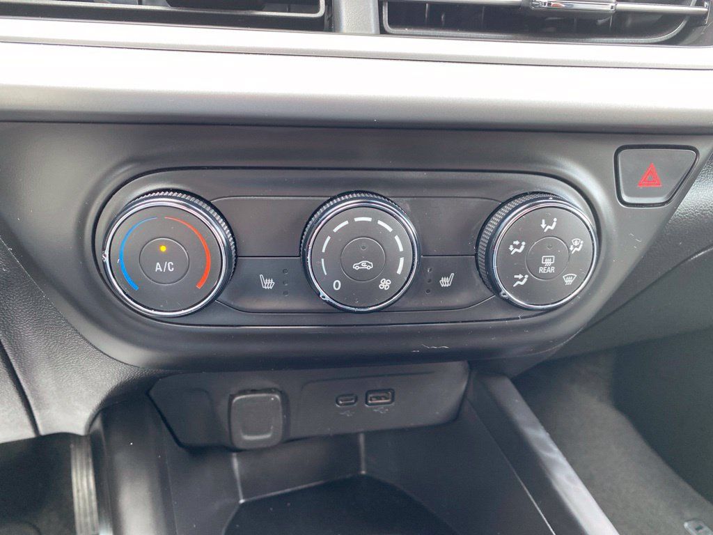 Used 2024 Chevrolet Trax RS w/ Driver Confidence Package FWD image 19