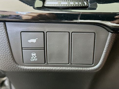 Used 2025 Honda CR-V EX-L image 17