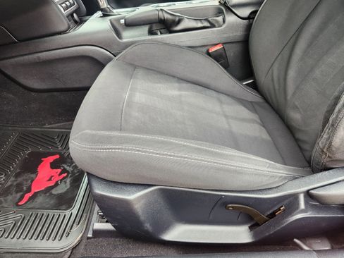 Used 2019 Ford Mustang Coupe RWD image 25