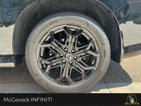 New 2026 INFINITI QX80 4WD image 10