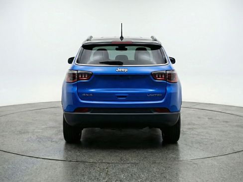 Used 2025 Jeep Compass Limited AWD/4WD image 7