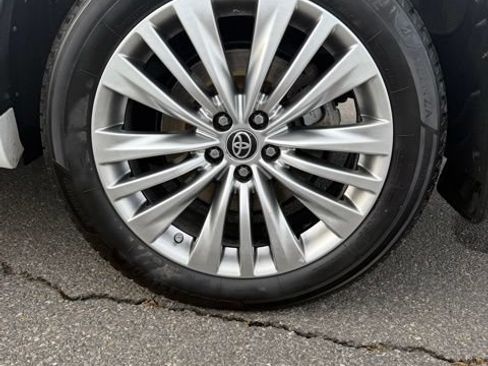 Used 2022 Toyota Highlander Platinum AWD/4WD image 12