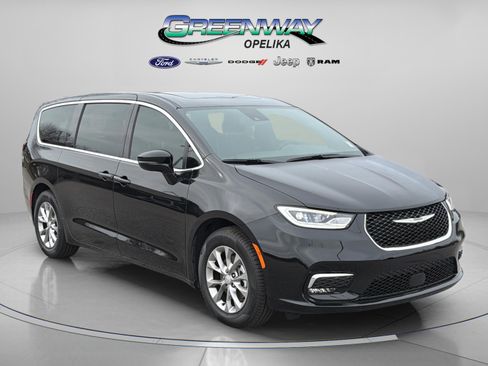 New 2026 Chrysler Pacifica Limited image 1
