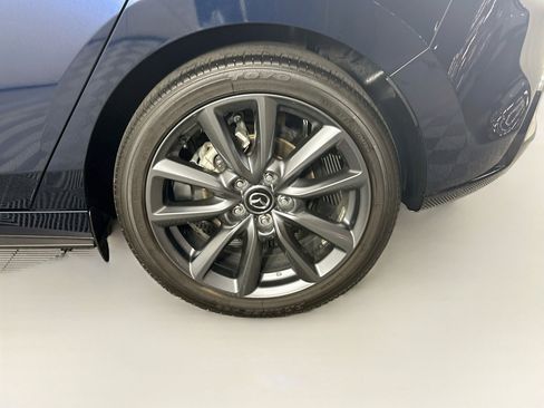 Used 2023 MAZDA MAZDA3 s FWD image 11
