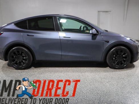 Used 2023 Tesla Model Y AWD image 6