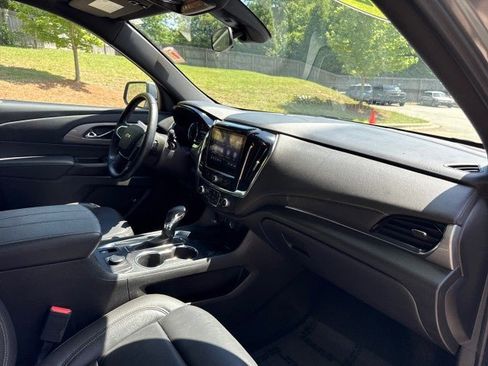Used 2023 Chevrolet Traverse LT w/ LPO, Floor Liner Package AWD/4WD image 46