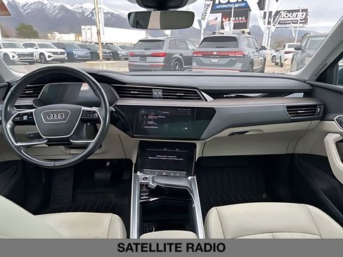 Used 2024 Audi Q8 e-tron Premium image 19