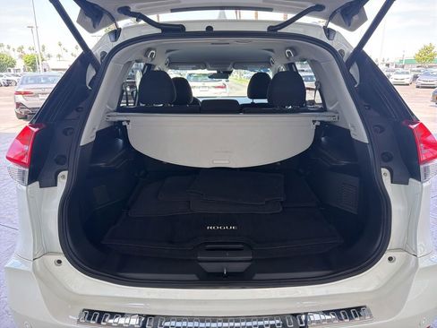 Used 2019 Nissan Rogue SV w/ Premium Package FWD image 19