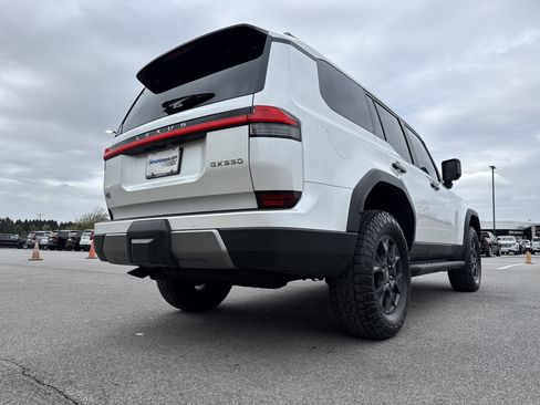 Used 2024 Lexus GX 550 image 10