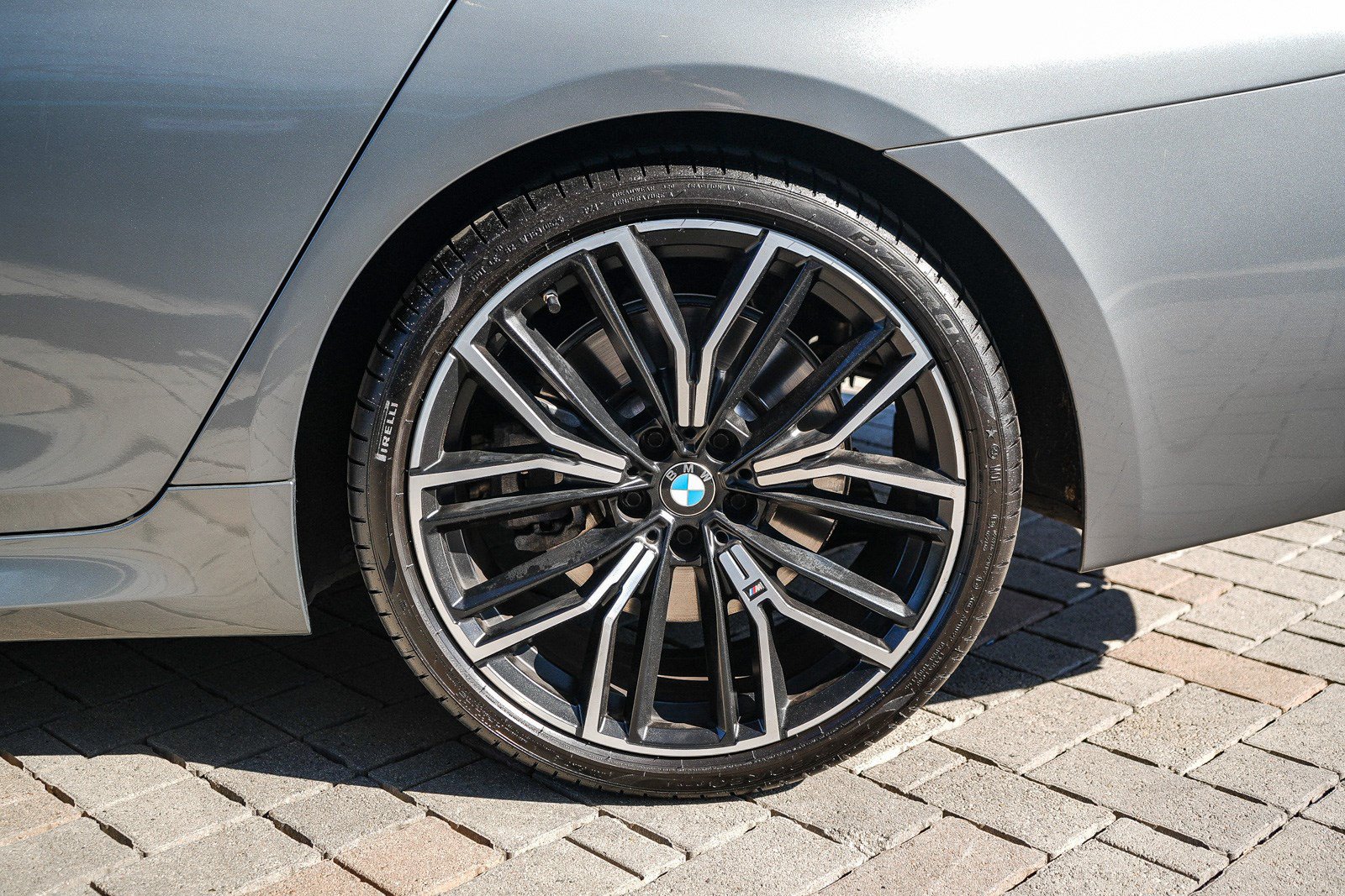 Used 2023 BMW 540i w/ M Sport Package RWD image 11