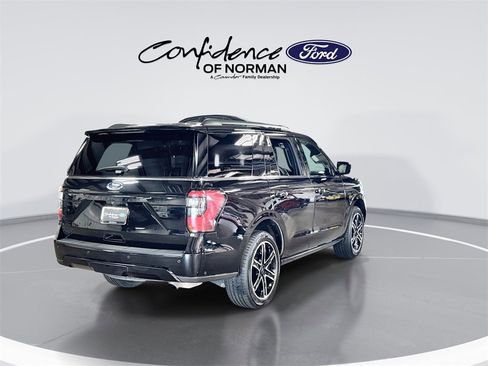 Used 2021 Ford Expedition Limited image 8