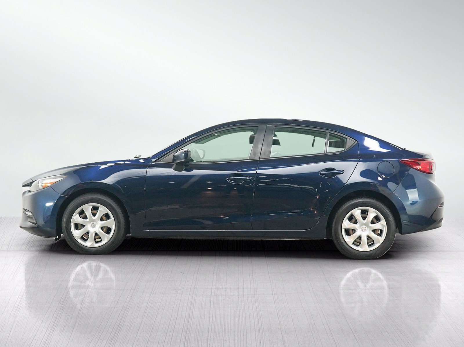 Used 2017 MAZDA MAZDA3 Sport FWD image 2