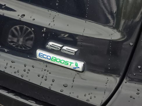 Used 2020 Ford Fusion SE FWD image 25