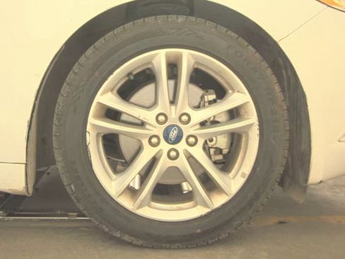 Used 2018 Ford Fusion SE FWD image 10