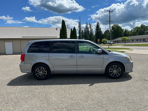 Used 2014 Dodge Grand Caravan SE FWD image 6