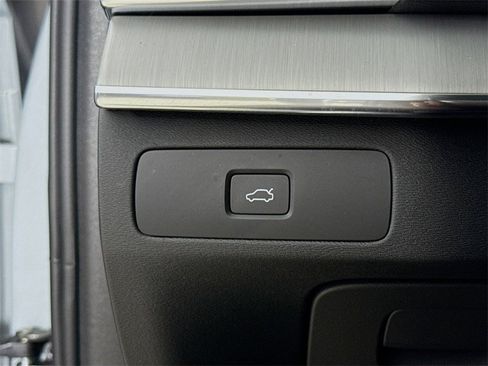 Certified 2024 Volvo XC90 B5 Core w/ Protection Package Premier image 10