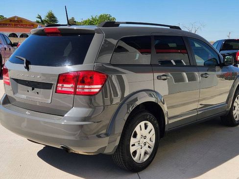 Used 2019 Dodge Journey SE FWD image 6
