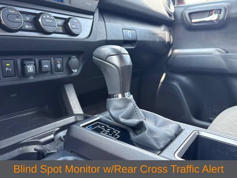 Used 2022 Toyota Tacoma TRD Off-Road w/ Technology Package RWD image 17