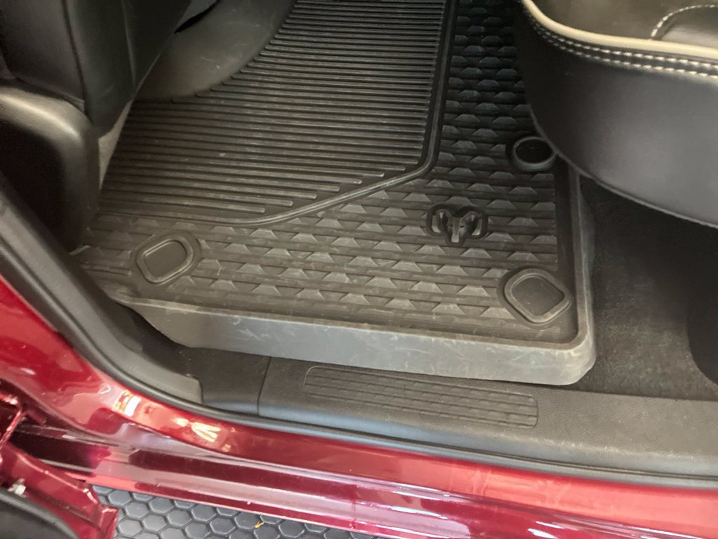 Used 2023 RAM 1500 Laramie AWD/4WD image 17
