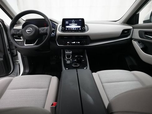 Used 2023 Nissan Rogue SV image 5