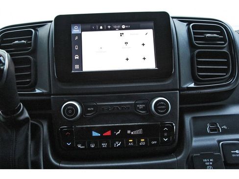 Used 2024 RAM ProMaster 2500 w/ Convenience Group image 20