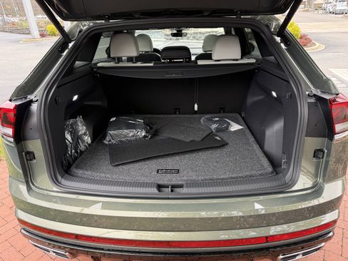 New 2026 Volkswagen Atlas Cross Sport SEL Premium R-Line image 10