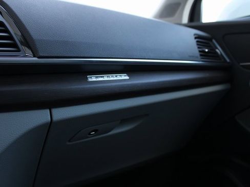 Used 2022 Audi Q5 2.0T Premium Plus w/ Premium Plus Package image 9