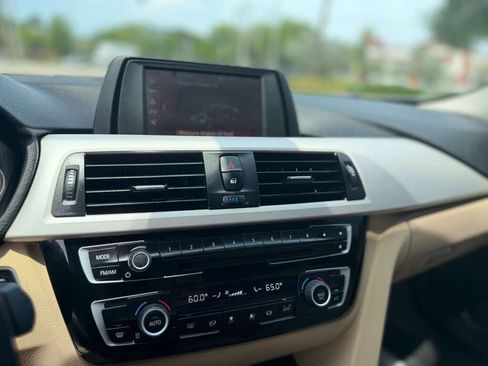 Used 2018 BMW 320i Sedan RWD image 22