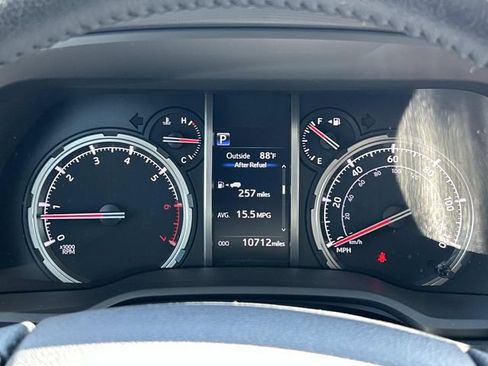 Used 2023 Toyota 4Runner TRD Off-Road Premium w/ Moonroof Package AWD/4WD image 33