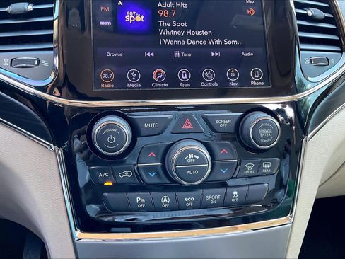 Used 2019 Jeep Grand Cherokee Limited w/ Luxury Group II RWD image 15